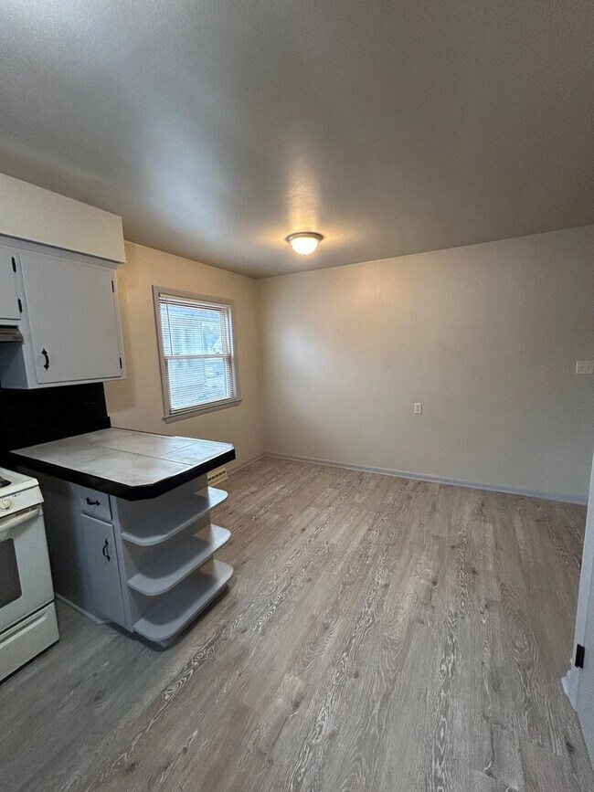 Building Photo - 5861N32ndK