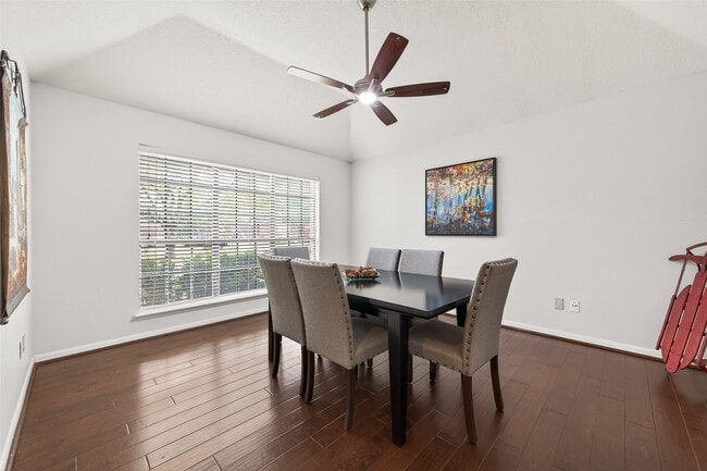 Building Photo - 18526 Fawn Run Ln