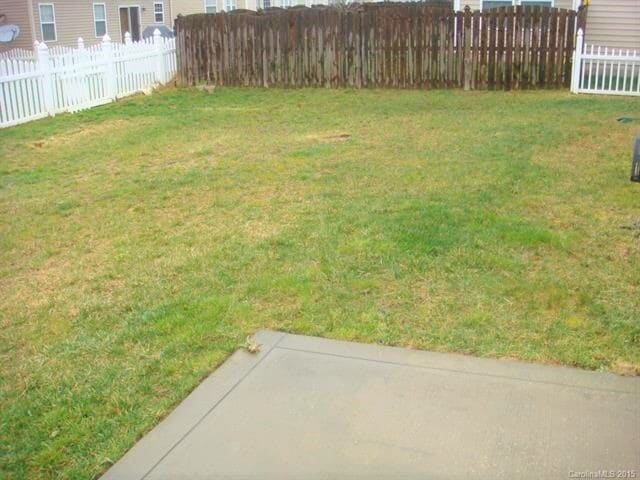 Building Photo - Great Home Community Pools Like A Resort