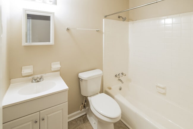 Building Photo - Charming 3-Bedroom Brick Home