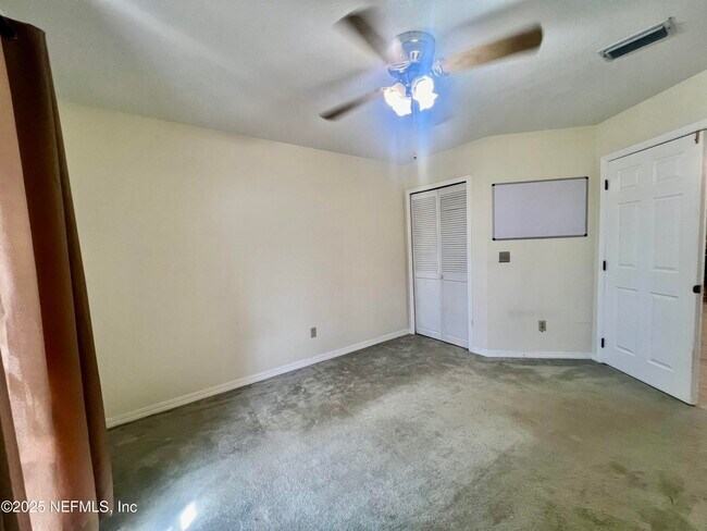 Building Photo - 8456 Bandera Cir W