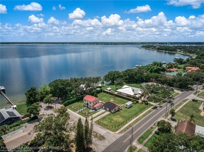 Building Photo - 1110 Hotiyee Ave