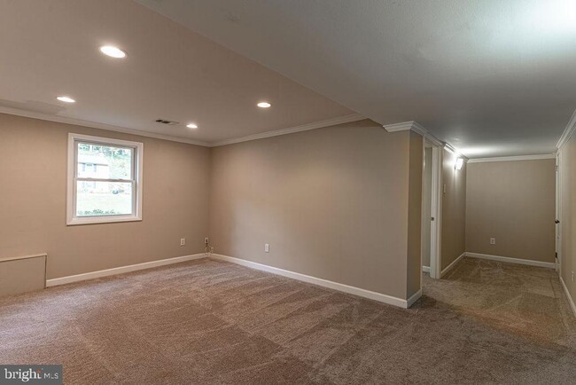 Building Photo - 8617 Kerry Ln