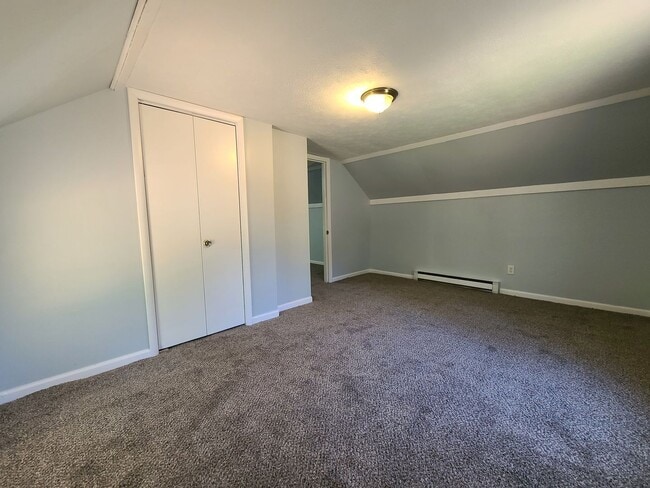 Building Photo - Spacious 3-bedroom, 1-bathroom home in Baroda
