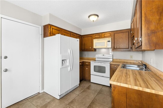 Building Photo - 5928 Windham Ct