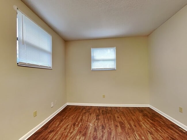 Building Photo - 7593 Sharbeth Dr S