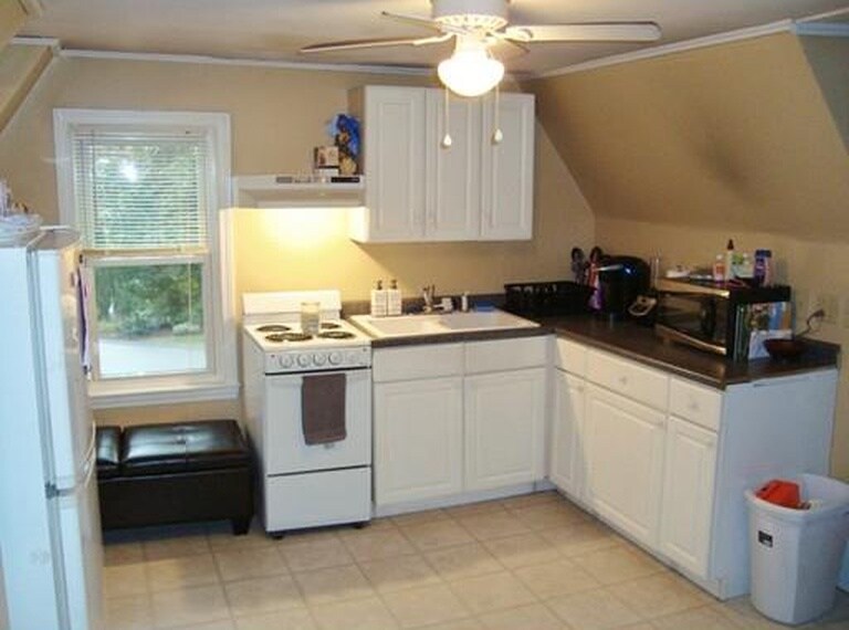 Building Photo - 8 Main St