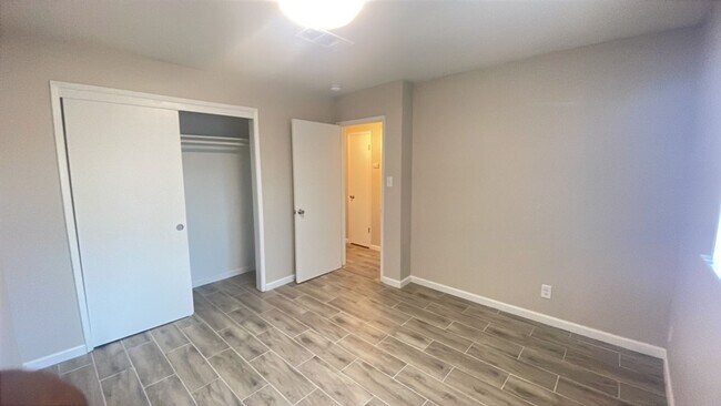 Building Photo - 119 E Amador St