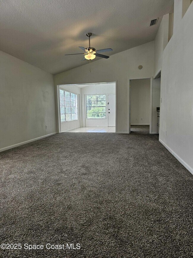 Building Photo - 391 Cypress Point Dr