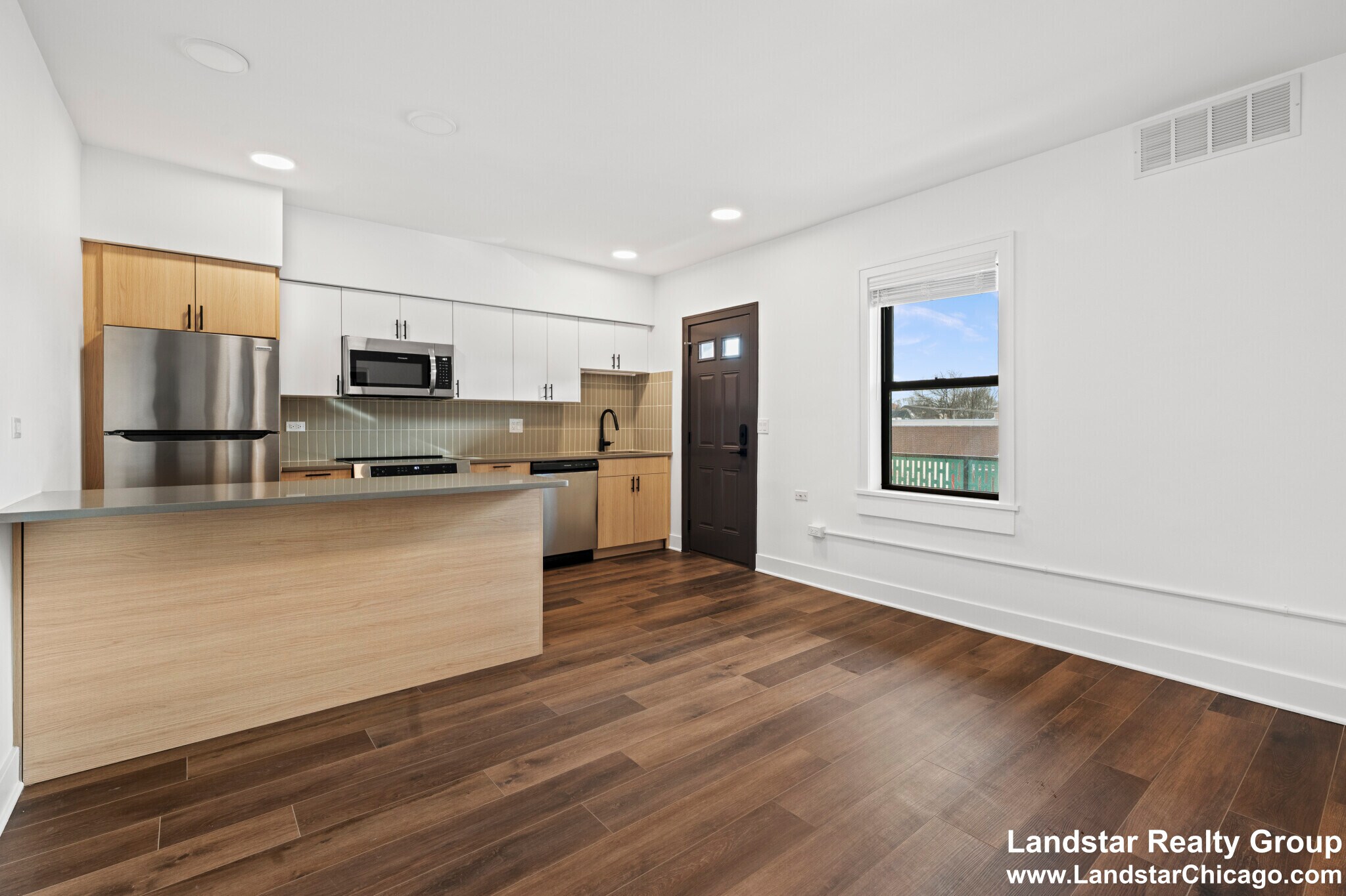 Building Photo - 1241 Chicago Ave