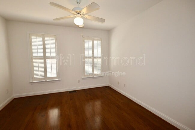 Building Photo - 728 S Pine St