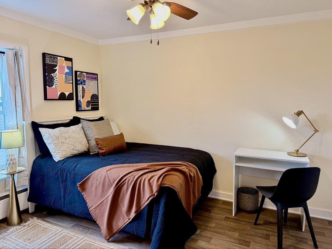 Building Photo - 619 N 8th St