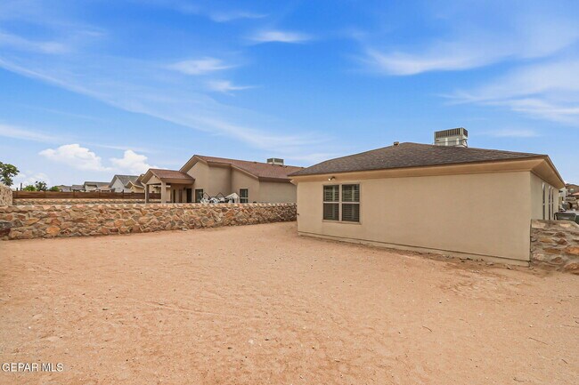 Building Photo - 14809 Tierra Crystal Ave