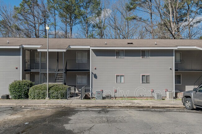 Building Photo - 1600 14th Ave E