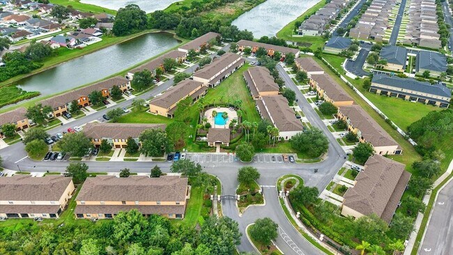 Building Photo - 2630 Edgewater Falls Dr