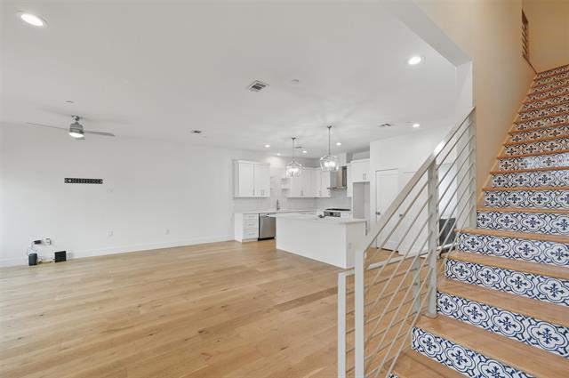 Building Photo - 2222 Moser Ave