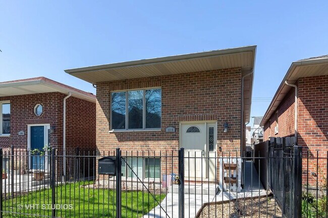 Building Photo - Beautiful West Humboldt Park Single Family Home