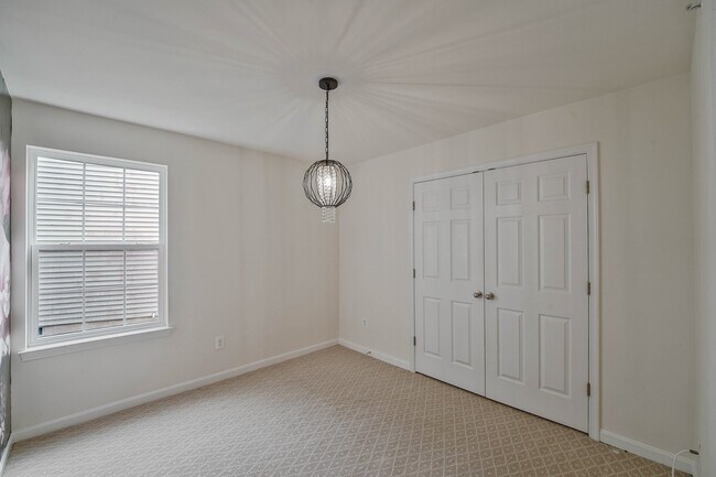 Building Photo - 3461 Eagle Ridge Dr