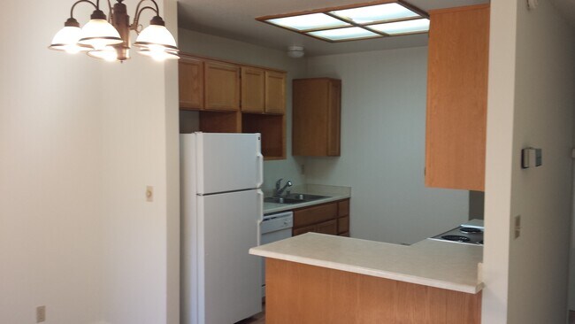 Building Photo - Lovely Pleasanton Townhouse