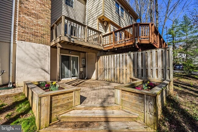 Building Photo - 9929 Hemlock Woods Ln