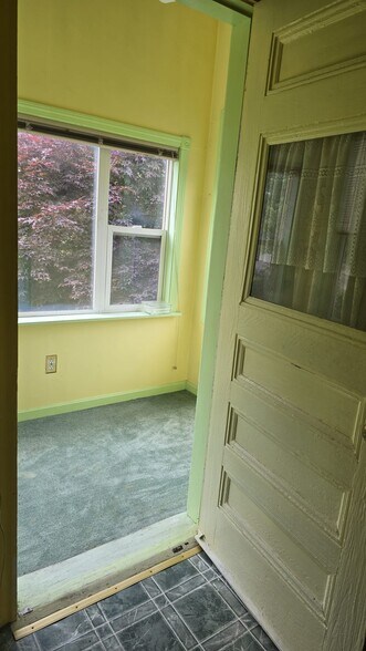 Side Enclosed Porch - 30 California Ave