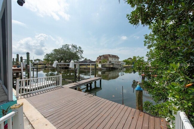 Building Photo - 4643 Bay Crest Dr