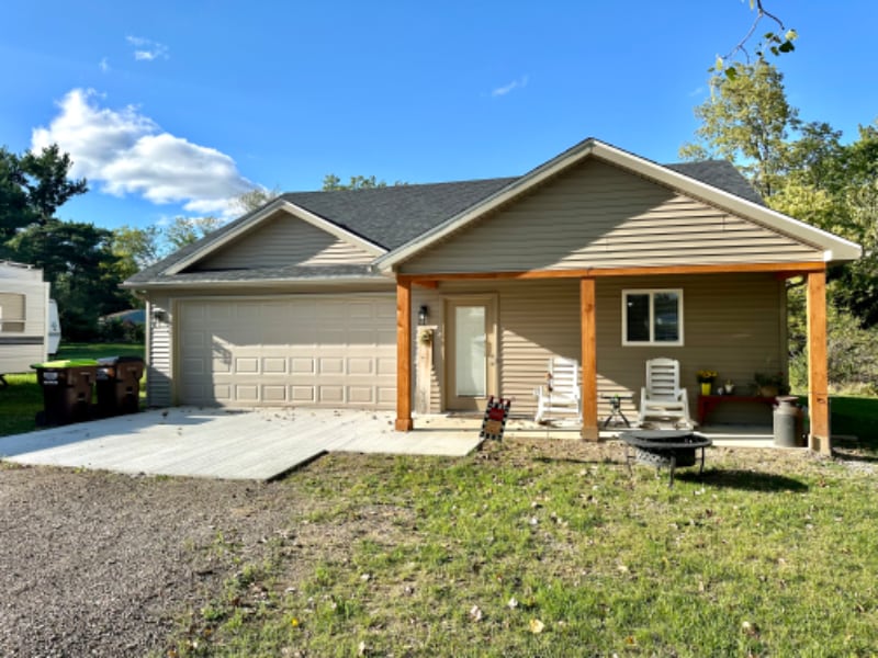 Building Photo - 818 Burr St