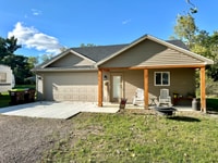 Building Photo - 818 Burr St