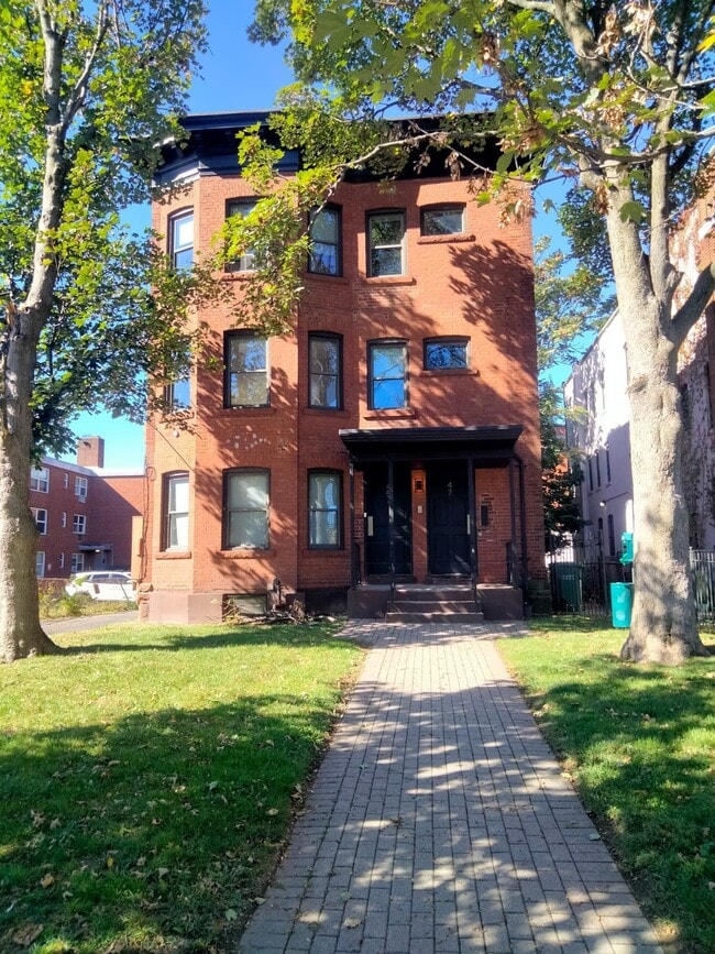 Building Photo - 47 Imlay St