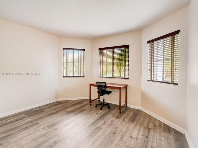 Building Photo - 14028 SW 274th Terrace