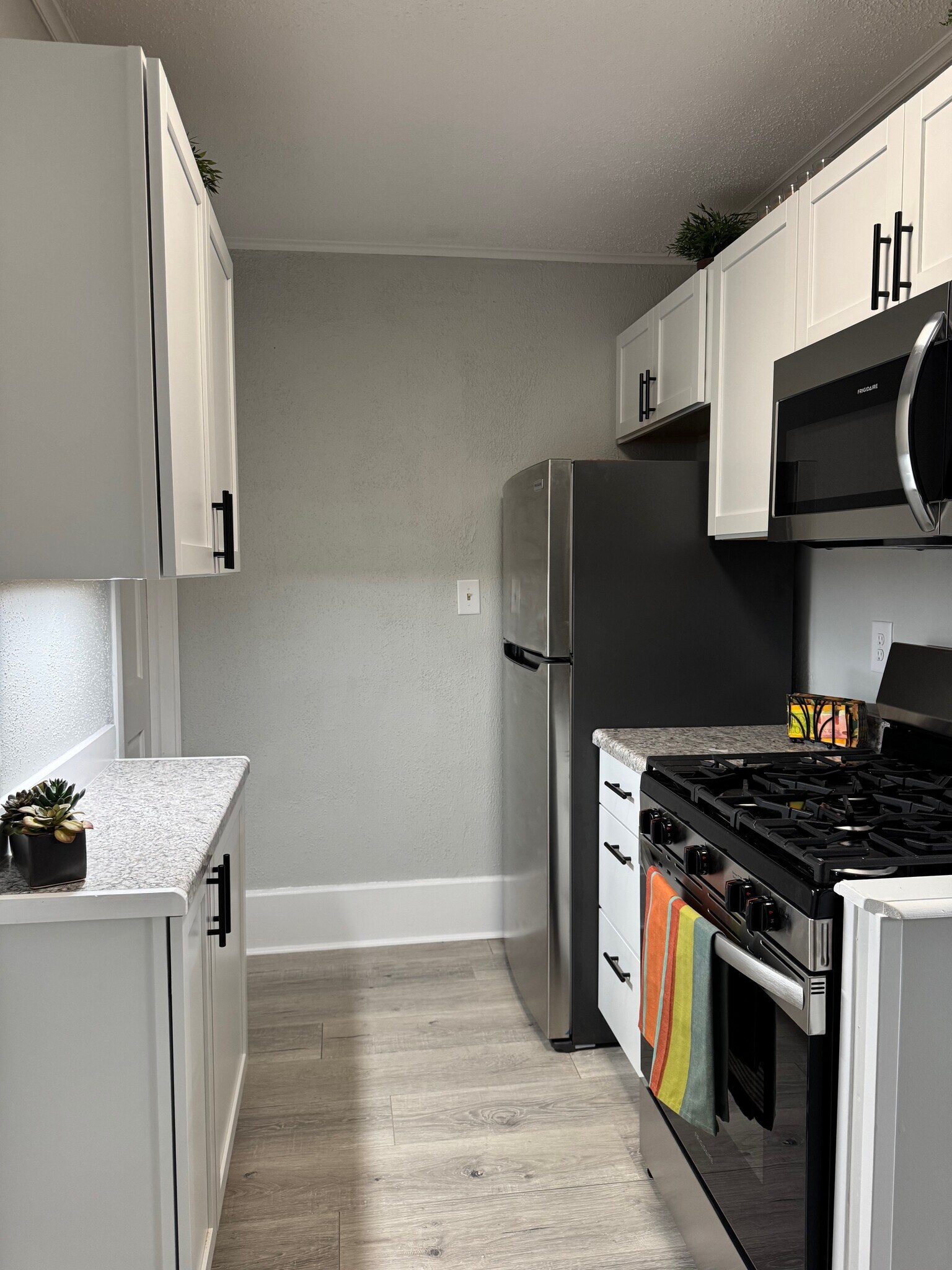 Building Photo - 1131 Lincoln Ave