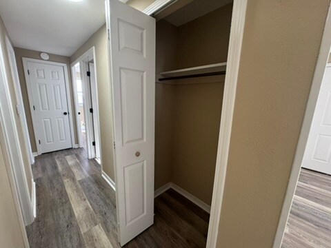 Building Photo - 907 Dover Dr