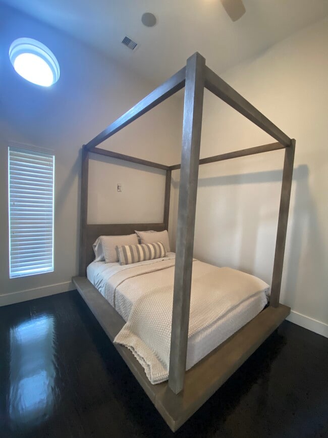 Building Photo - 199 14th St NE