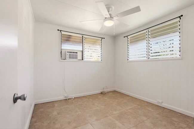 Building Photo - Fantastic 3 Bedroom, 2 Bath in Kailua