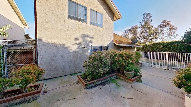 Building Photo - 26 Duane