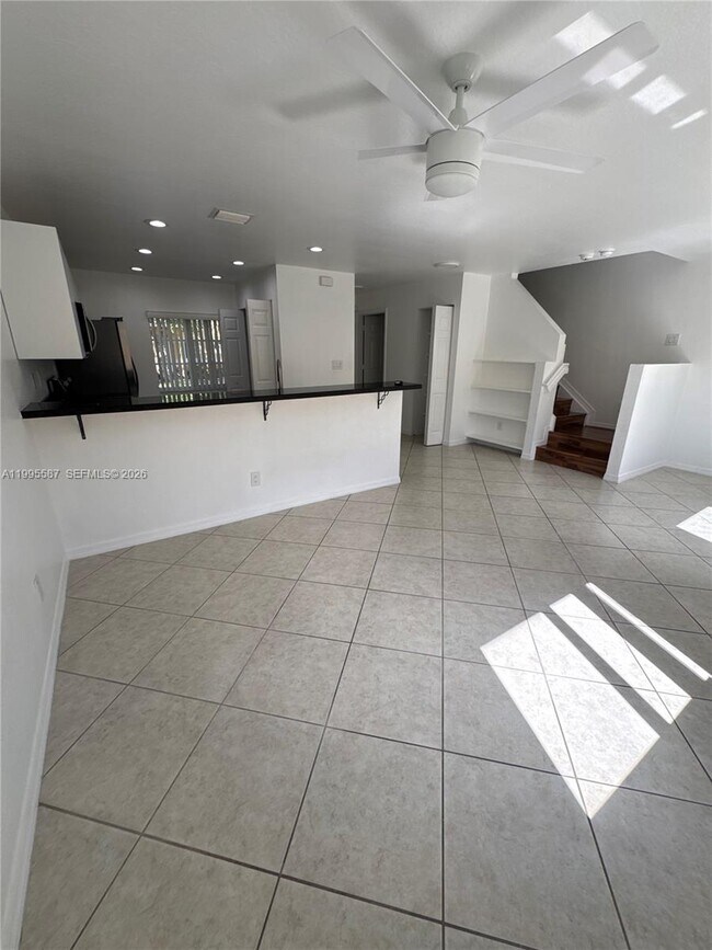 Building Photo - 324 NE 3rd St