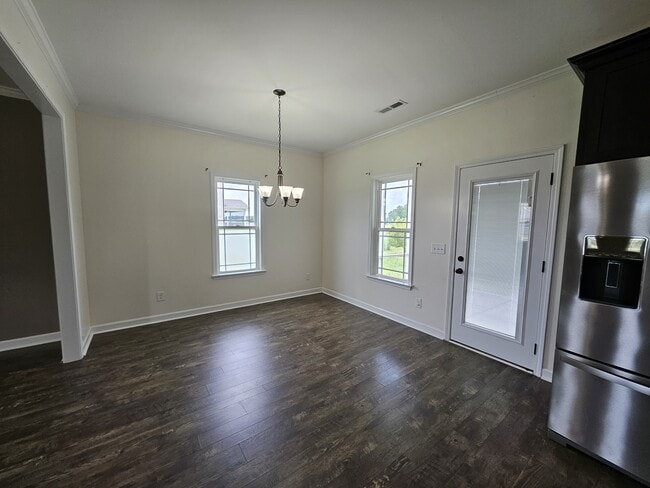 Building Photo - 303 Weeping Willow Dr