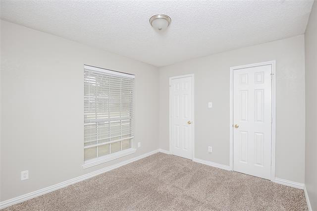Building Photo - 808 Quail Brook Dr