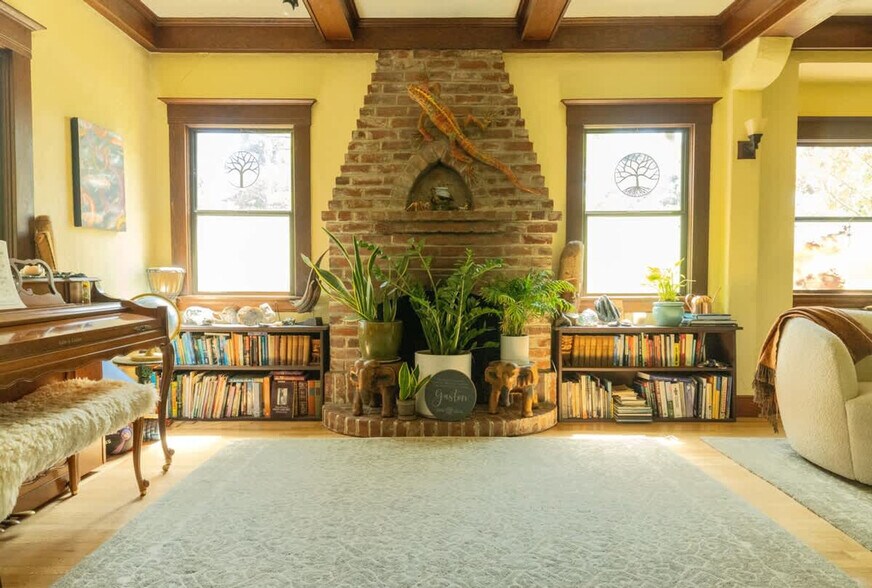 Building Photo - 364 62nd St