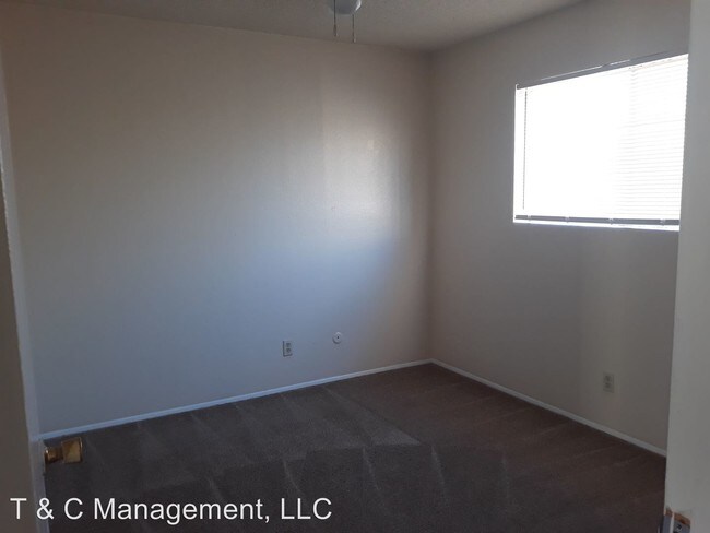 Building Photo - 3200 Lafayette Dr NE