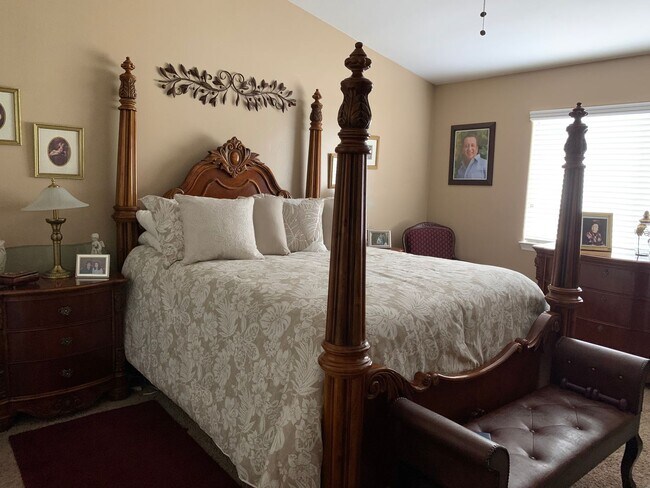 Building Photo - 3-Bedroom Home in Quiet Northwest Bakersfield Cul-de-Sac