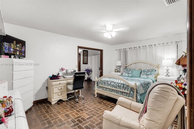 Building Photo - 22100 SW 194th Ave