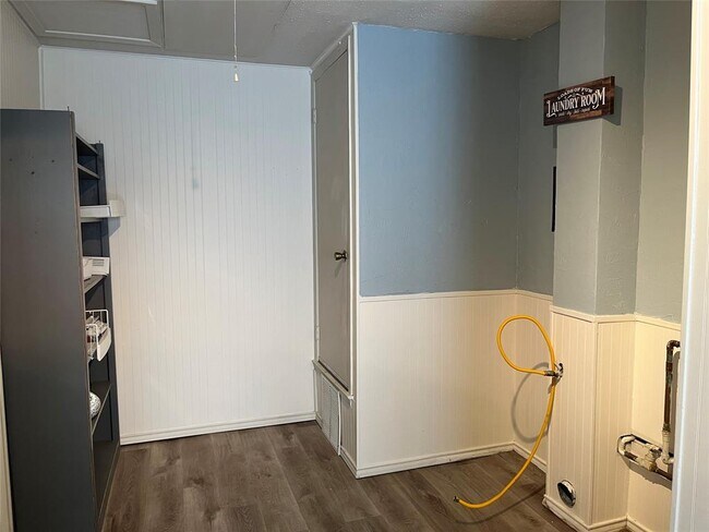 Building Photo - 602 Splitrock