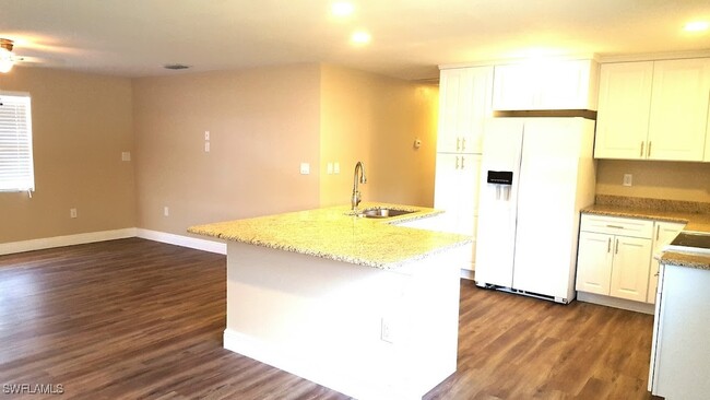 Building Photo - 12080 Moss Dr