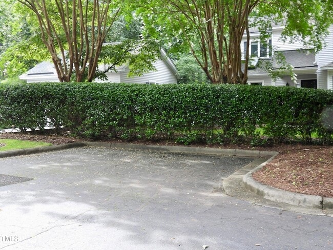 Building Photo - 531 Weathersfield