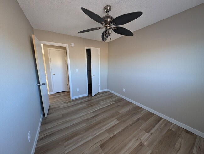 Building Photo - Charming 3-Bed, 2-Bath Home for Rent in Aurora – Backs to Open Space!