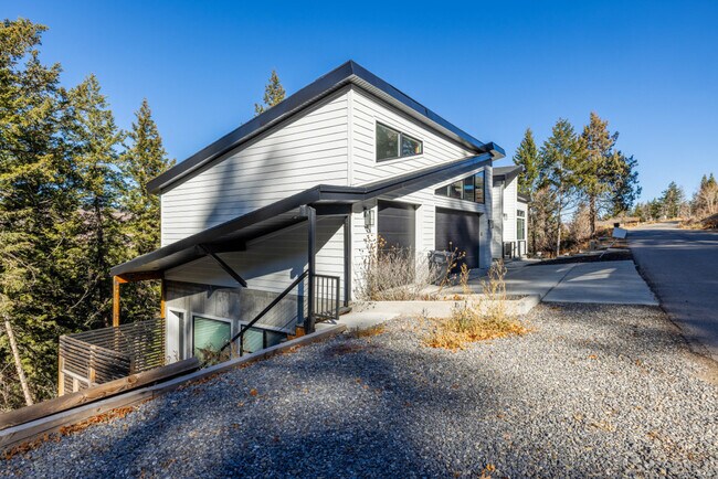 Building Photo - 255 Matterhorn Dr