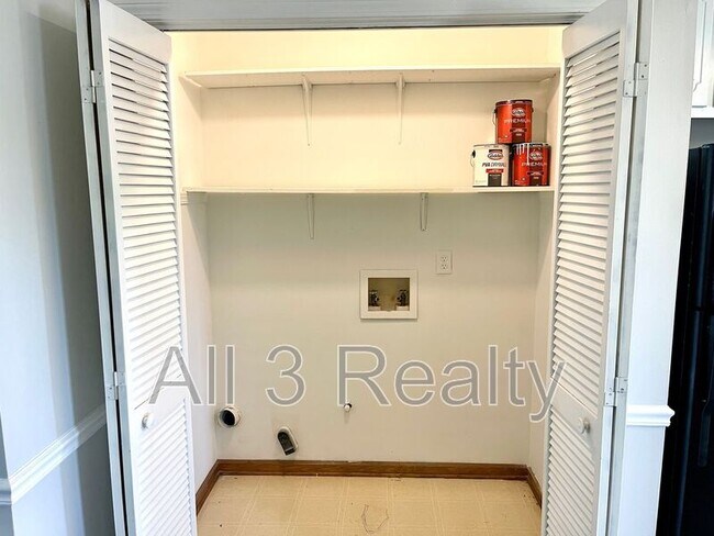 Building Photo - 116 Fairhaven Ct