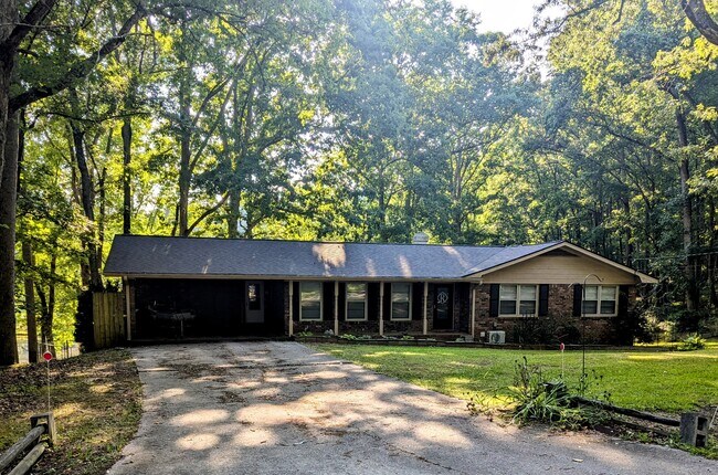 Primary Photo - 275 E Lake Dr