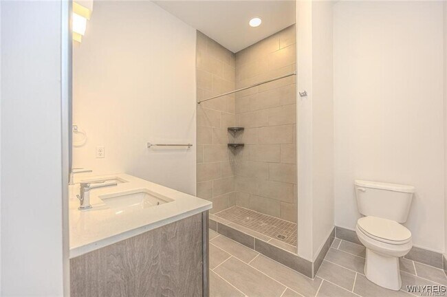 Building Photo - 1020 Elmwood Ave